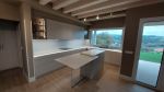 Cocina minimalista en chalet